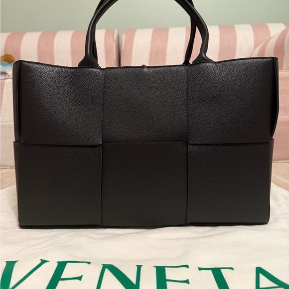 NWT Bottega Veneta Medium Arco Tote - Picture 2 of 7